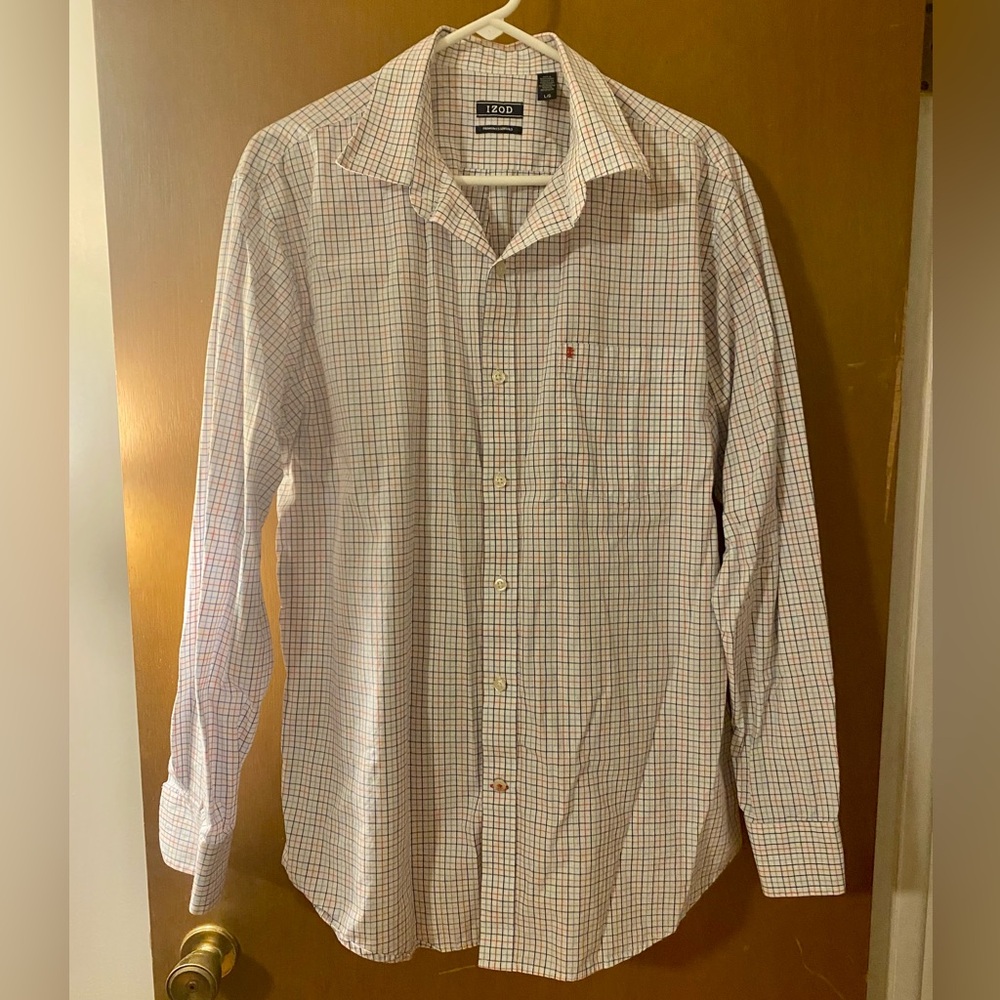 Izod Men's White, Red, and Blue Patterned Button Down Shirt